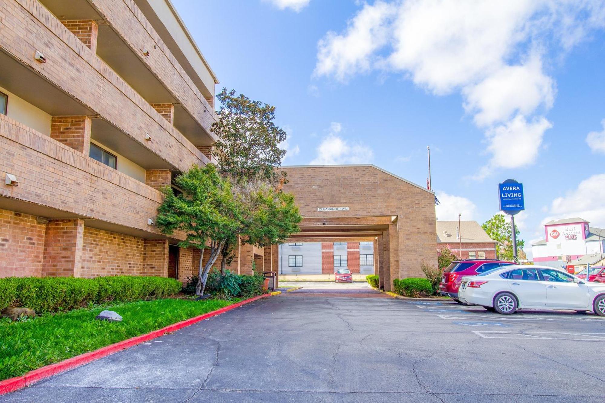 Tulsa Square Hotel Central, I-44 By Oyo Exterior photo
