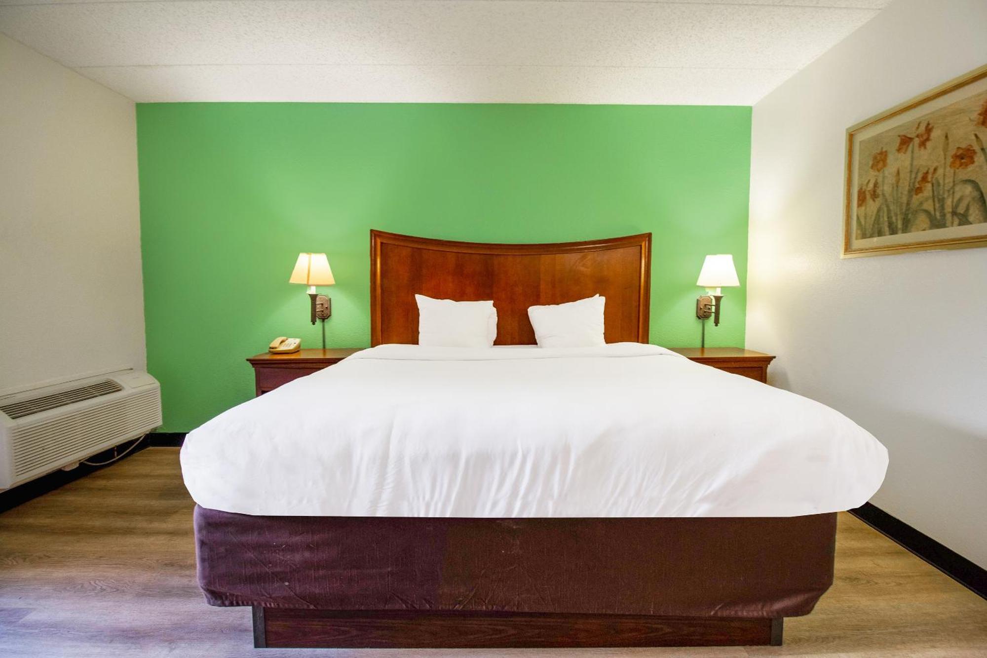 Tulsa Square Hotel Central, I-44 By Oyo Exterior photo