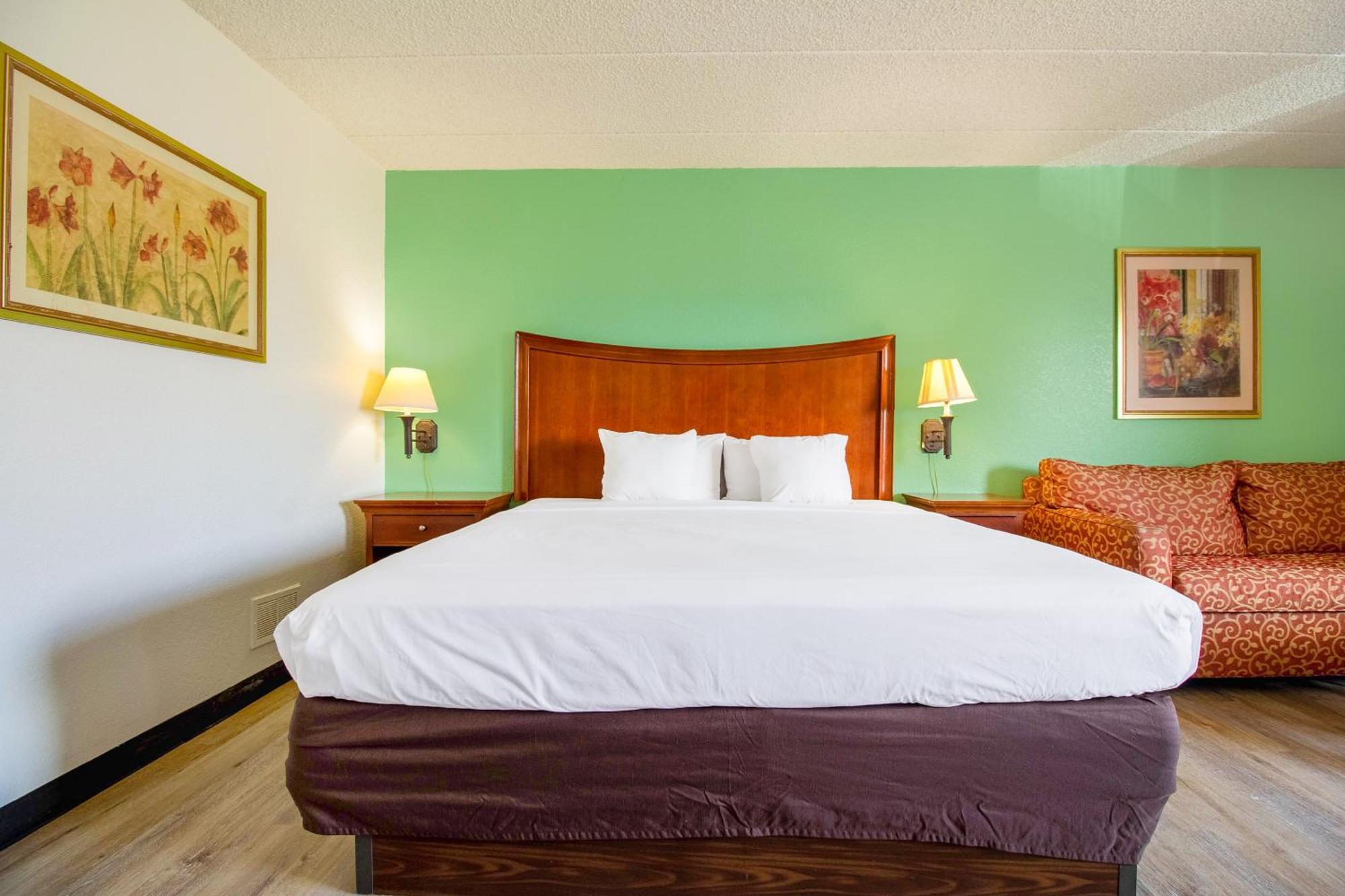 Tulsa Square Hotel Central, I-44 By Oyo Exterior photo