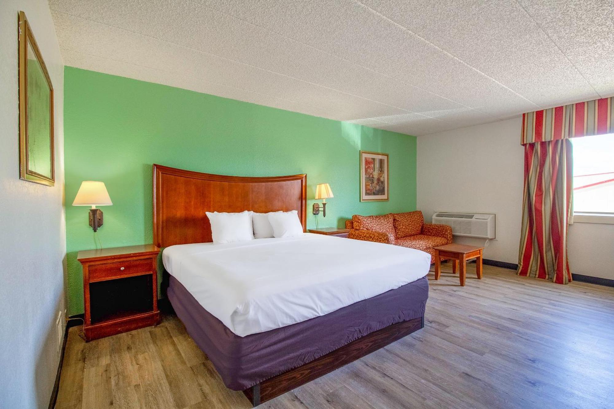 Tulsa Square Hotel Central, I-44 By Oyo Exterior photo